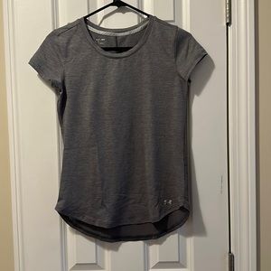 Under Armour XS women’s grey top